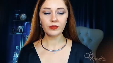 Snapshot of missbeverlymills chatting on 04/25/26, 06:05 The divine Beverly online show from 04/25/26, 06:05