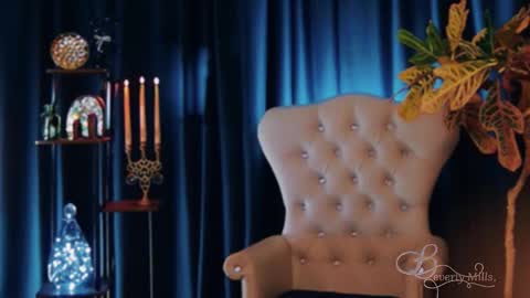 Snapshot of missbeverlymills chatting on 05/25/26, 10:54 The divine Beverly online show from 05/25/26, 10:54