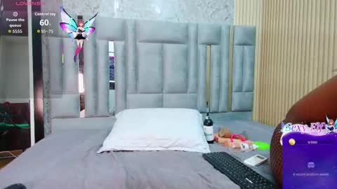 Snapshot of missbnasty_ chatting on 12/18/25, 03:01 Miss Evelyn online show from 12/18/25, 03:01