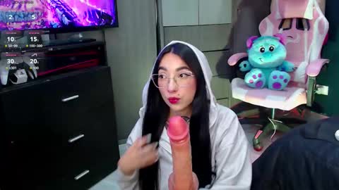 Camila Flores online show from 11/26/25, 02:23