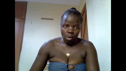 Snapshot of misscandy352_ chatting on 05/18/26, 06:08 misscandy352_ online show from 05/18/26, 06:08