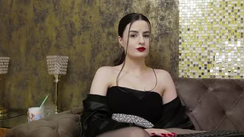 Snapshot of misscelinewest chatting on 01/23/25, 10:11 MissCelineWest online show from 01/23/25, 10:11