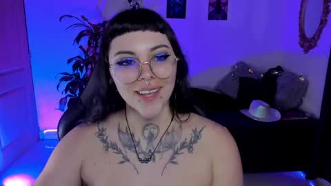 Snapshot of misscharlottte_18 chatting on 01/18/25, 10:39 Missy Charlottte.  Hey remember to give me a thumbs up ty online show from 01/18/25, 10:39