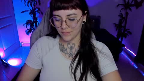 Snapshot of misscharlottte_18 chatting on 02/27/25, 06:40 Missy Charlottte.  Hey remember to give me a thumbs up ty online show from 02/27/25, 06:40