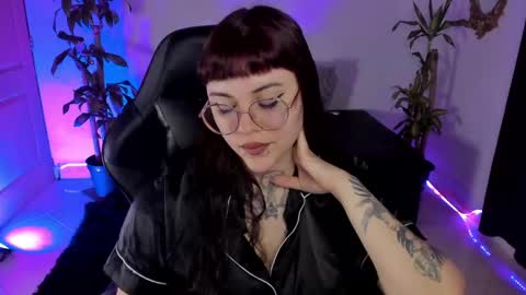 Snapshot of misscharlottte_18 chatting on 03/05/25, 04:34 Missy Charlottte.  Hey remember to give me a thumbs up ty online show from 03/05/25, 04:34