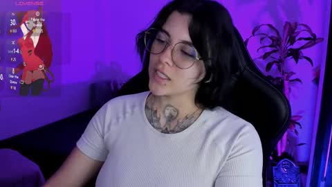 Snapshot of misscharlottte_18 chatting on 10/18/25, 02:36 Missy Charlottte.  Hey remember to give me a thumbs up ty online show from 10/18/25, 02:36