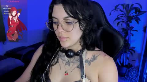 Snapshot of misscharlottte_18 chatting on 10/27/25, 04:05 Missy Charlottte.  Hey remember to give me a thumbs up ty online show from 10/27/25, 04:05