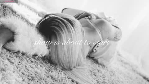 Snapshot of misschloe__ chatting on 03/29/26, 12:43 Chloe freelance model Please your thumbs up are important online show from 03/29/26, 12:43