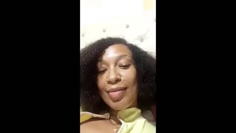 Snapshot of misscruzxz chatting on 04/10/26, 05:06 Donna di Diamanti online show from 04/10/26, 05:06