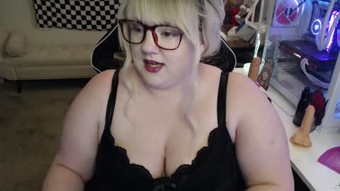 Snapshot of missdanibluee chatting on 12/05/24, 11:38 missdanibluee online show from 12/05/24, 11:38