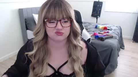 Snapshot of missdanibluee chatting on 07/08/26, 10:58 missdanibluee online show from 07/08/26, 10:58