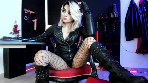 Missdarklady online show from 12/17/24, 12:34