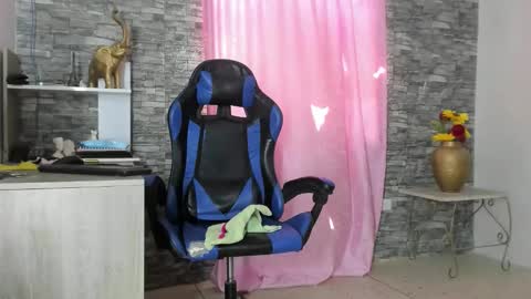 missdeborah20 online show from 11/12/25, 02:39