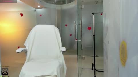 Snapshot of missdominna chatting on 02/09/26, 04:05 Miss Domina online show from 02/09/26, 04:05