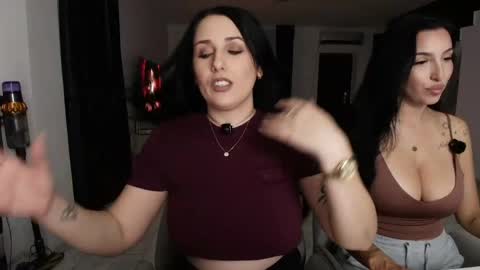 Snapshot of missdyaa chatting on 04/18/26, 09:37 Miss online show from 04/18/26, 09:37