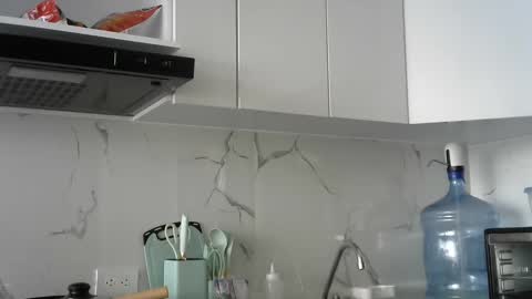 Snapshot of misselii chatting on 12/20/24, 06:35 melodie online show from 12/20/24, 06:35