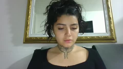 Snapshot of misselii chatting on 02/24/25, 11:41 melodie online show from 02/24/25, 11:41