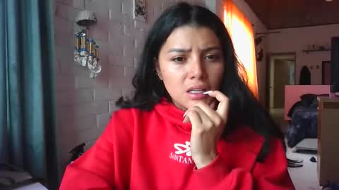 Snapshot of misselii chatting on 10/06/25, 07:00 melodie online show from 10/06/25, 07:00