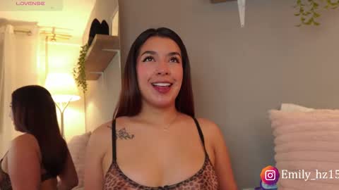 Snapshot of missemily_11 chatting on 02/13/26, 09:38 Yuliana online show from 02/13/26, 09:38