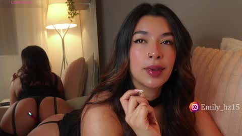 Snapshot of missemily_11 chatting on 04/02/26, 09:51 Yuliana online show from 04/02/26, 09:51