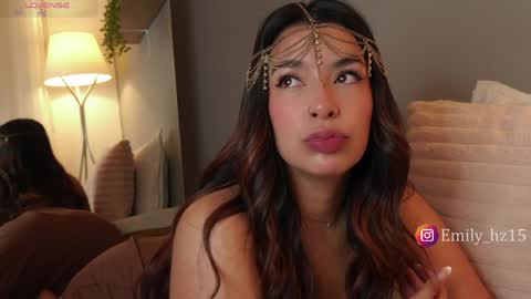 Snapshot of missemily_11 chatting on 04/04/26, 09:51 Yuliana online show from 04/04/26, 09:51