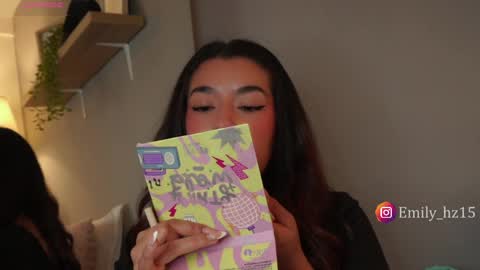 Snapshot of missemily_11 chatting on 04/06/26, 09:43 Yuliana online show from 04/06/26, 09:43