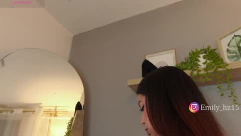 Snapshot of missemily_11 chatting on 05/23/26, 09:46 Yuliana online show from 05/23/26, 09:46