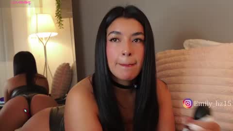 Snapshot of missemily_11 chatting on 06/17/26, 10:17 Yuliana online show from 06/17/26, 10:17