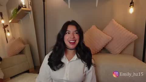 Snapshot of missemily_11 chatting on 07/22/26, 11:02 Yuliana online show from 07/22/26, 11:02