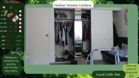 Miss Estephy online show from 12/30/24, 08:58