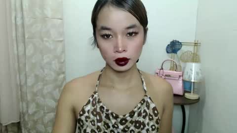 missfantasia online show from 11/18/25, 05:34