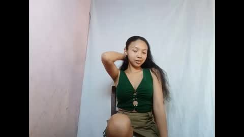 Snapshot of missfireangel chatting on 03/28/26, 09:53 MadagascarQueen online show from 03/28/26, 09:53