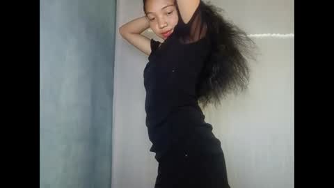 Snapshot of missfireangel chatting on 04/27/26, 09:07 MadagascarQueen online show from 04/27/26, 09:07