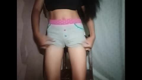 Snapshot of missfireangel chatting on 04/27/26, 09:13 MadagascarQueen online show from 04/27/26, 09:13