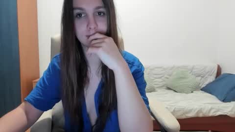 Snapshot of missgreen21 chatting on 10/25/25, 05:15 missgreen21 online show from 10/25/25, 05:15