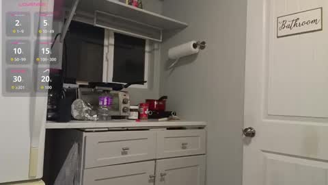 Snapshot of misshannaho chatting on 10/20/25, 02:12 misshannaho online show from 10/20/25, 02:12