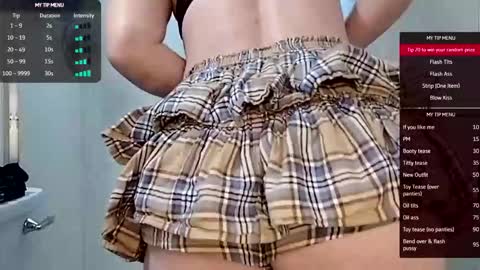 Snapshot of misshannaho chatting on 11/12/25, 04:18 misshannaho online show from 11/12/25, 04:18