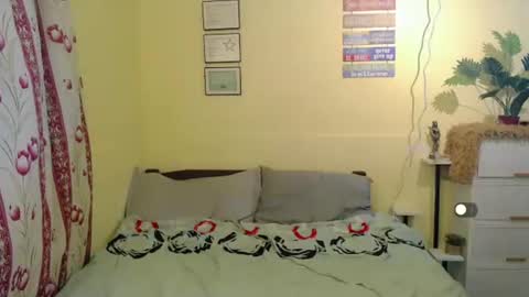 Snapshot of missindependent999 chatting on 11/25/25, 02:00 jj online show from 11/25/25, 02:00