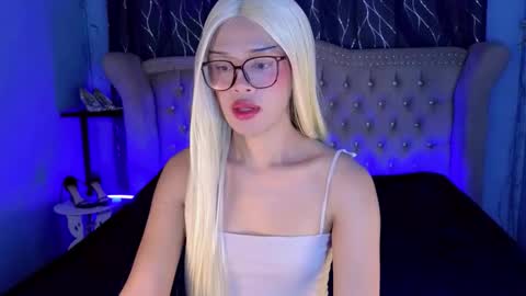 Snapshot of missionary_addiction_cumshot chatting on 03/02/26, 04:58 im your queen steffie online show from 03/02/26, 04:58