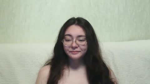 Snapshot of missis_mona chatting on 01/09/25, 04:39 missis mona online show from 01/09/25, 04:39