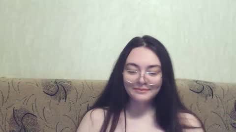 Snapshot of missis_mona chatting on 12/14/25, 08:30 missis mona online show from 12/14/25, 08:30