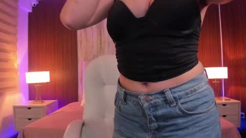 Bella Castillo online show from 02/12/25, 11:40