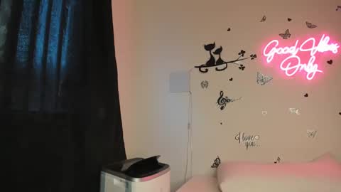 MissKarinaHilton online show from 09/20/25, 06:20