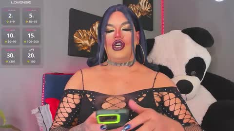 Snapshot of misskassandraa_ chatting on 12/02/25, 01:00 kassandra lazcano online show from 12/02/25, 01:00