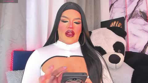 Snapshot of misskassandraa_ chatting on 06/08/26, 11:27 kassandra lazcano online show from 06/08/26, 11:27