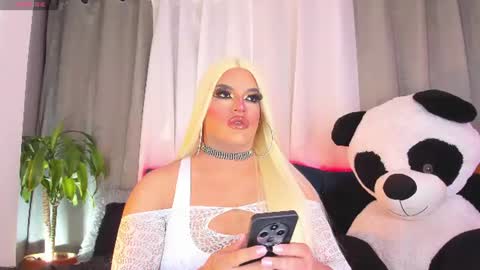 Snapshot of misskassandraa_ chatting on 07/21/26, 12:35 kassandra lazcano online show from 07/21/26, 12:35