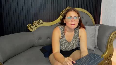 misskathyfox online show from 09/18/25, 08:22