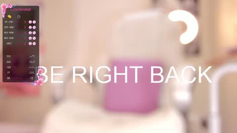 Snapshot of missketzaly chatting on 12/20/24, 04:57 Ania online show from 12/20/24, 04:57