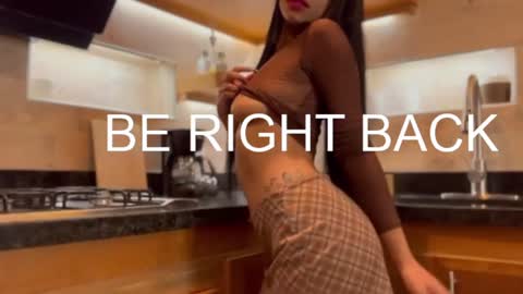 Snapshot of missketzaly chatting on 01/13/25, 01:28 Ania online show from 01/13/25, 01:28