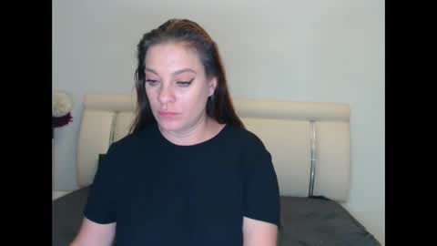 Snapshot of misskhloe chatting on 12/19/25, 11:23 Khloe online show from 12/19/25, 11:23